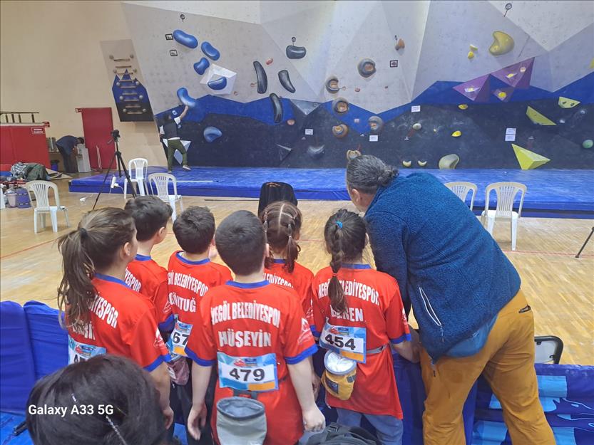 14252 Spor Tirmanista Inegollu Sporcular Derecelere Uzandi 7E95E3C8 9Ca4 4E10 A1Be B053Ed044E4A