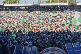 1744915441_Bursasporun-kupa-toreni-tarihi-netlesti-Bursaspor-Kulubu-Baskani-Enes-Celik.jpg