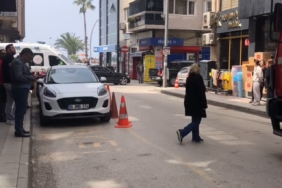 1744980866_Gemlik-Istiklal-caddesi-1-nolu-araliktaki-yangin-ihbarina-cok-sayida.jpg