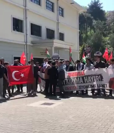 1745264204_Gemlik-Hukuk-Fakultesi-Ogrencilerinden-Filistin-Aciklamasi.jpg