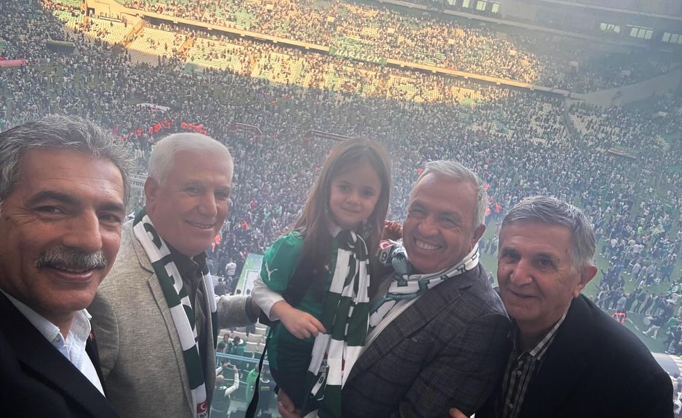 Şampiyon Bursaspor Bu Zafer Hepimizin 4 1’Lik Muhteşem Galibiyetle Hem Sahada Hem Kalplerimizdeki Coşkuyu Yaşattınız. İçtenlikle Tebrikler Bursaspor, Bu Şehir Sizinle İftihar Ediyor🫶 (1)