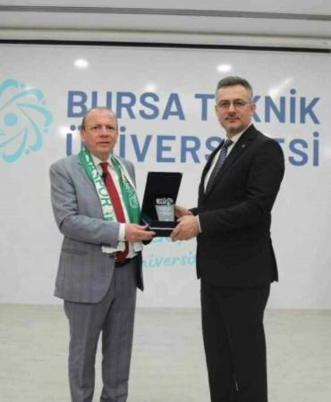 bursa-tb-yonetim-kurulu-baskani-basari-btulu-ogrencilerle-gelecek_b58d4506fec4-scaled.jpg