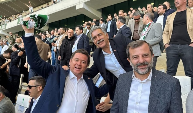 sampiyon-bursaspor-bu-gurur-hepimizin-4-1lik-muhtesem-galibiyetle-hem-sahada-hem-yuregimizde-zaferi.jpeg