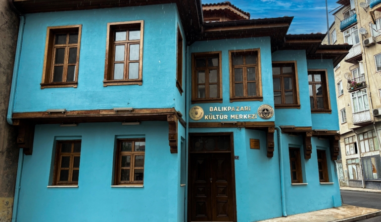 Balikpazari-Hamami-Yeni-Bir-Dayanismanin-Su-Baslangici.jpg