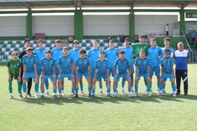 Kucuk-Yildizlarin-Zaferi-Gemlik-Belediyespor-U17-Takimi-Sampiyonluk-Tahtina-Oturdu.jpg