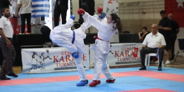 karatenin-kalbi-gemlikte-atiyor-4.jpg