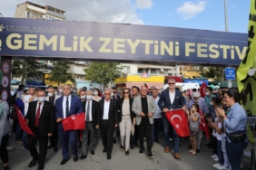 202109132343_gemlik’te-zeytin-festivali-coşkusu-(4)