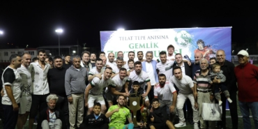 4-Gemlik-Zeytin-Turnuvasinda-Sampiyon-Yenikoy-Bursaspor.jpg