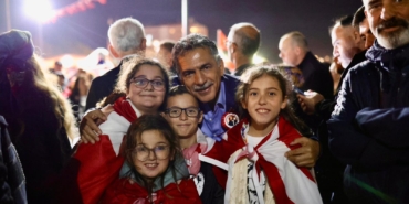 Gemlikte-Cumhuriyet-Coskusu-Kortej-Yuruyusuyle-Zirveye-Ulasti.jpg