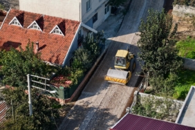 Gemlik-Belediyesinden-Kumsazda-Yol-Calismasi.jpg