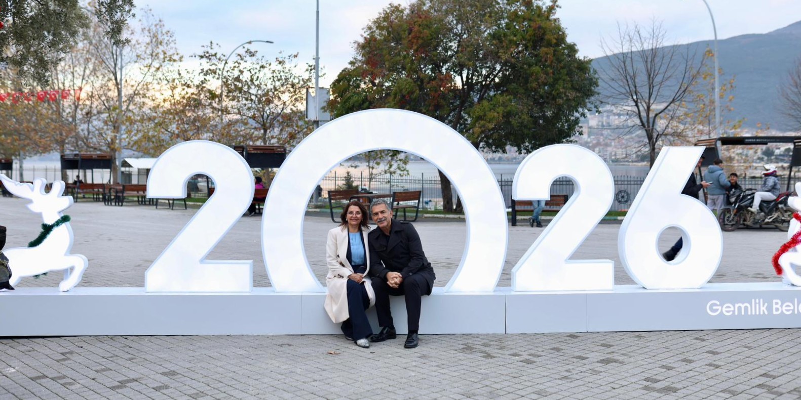 Gemlik’te Yılbaşı Meydanı Açıldı