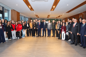 Modern Ofiste Kalabalık Grup Portresi (1)
